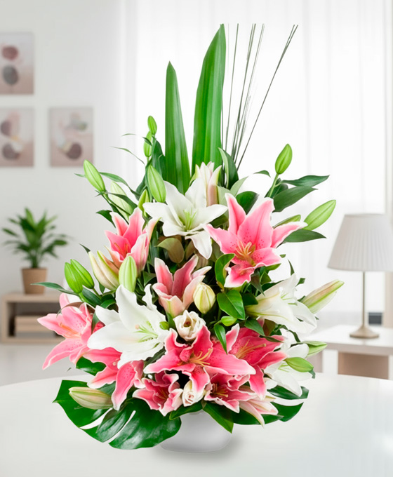 Centro de flores rosa con lilium