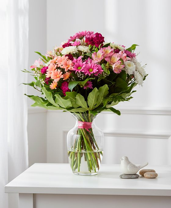 Ramo de flores con alstroemerias y Margaritas